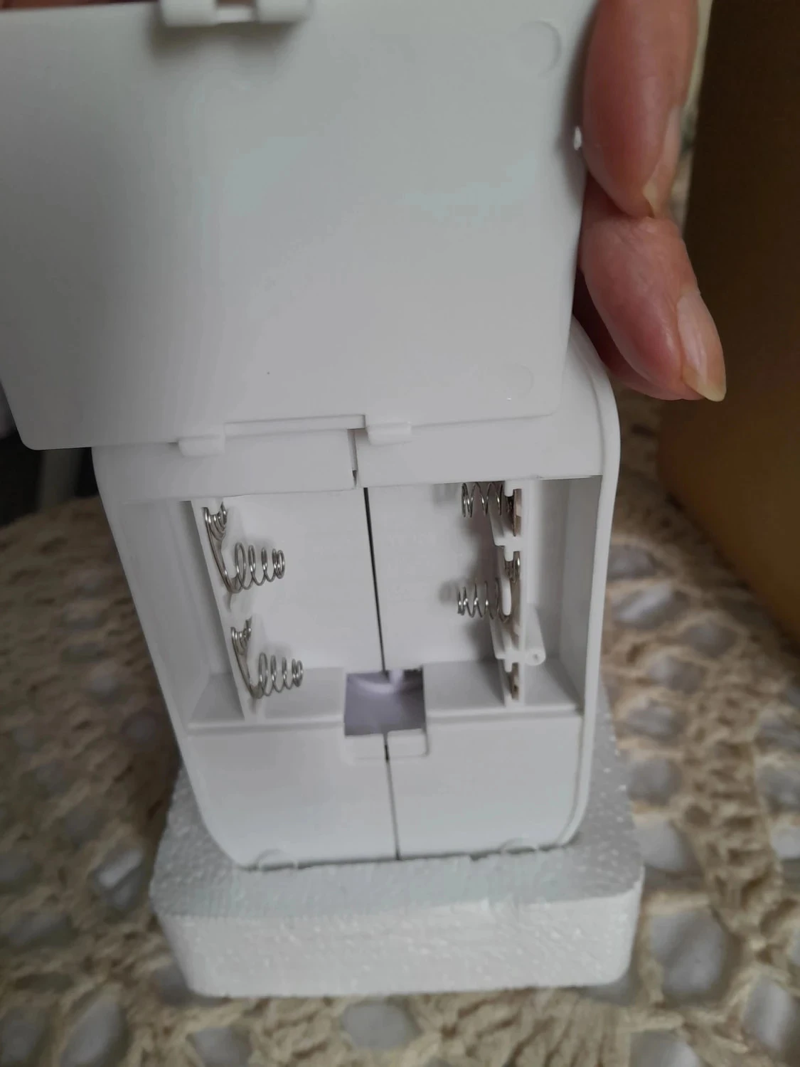Mini máquina de costura para pequenos trabalhos em casa, bainhas, roupas rasgadas etc. – photo 8
